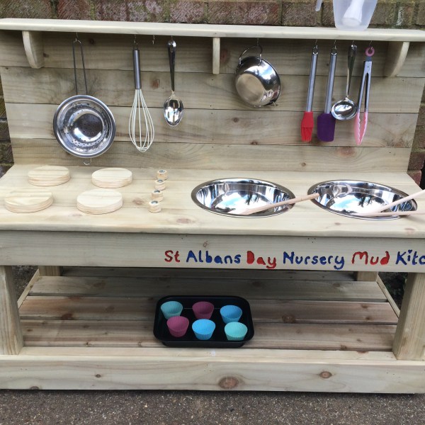 mud-kitchen