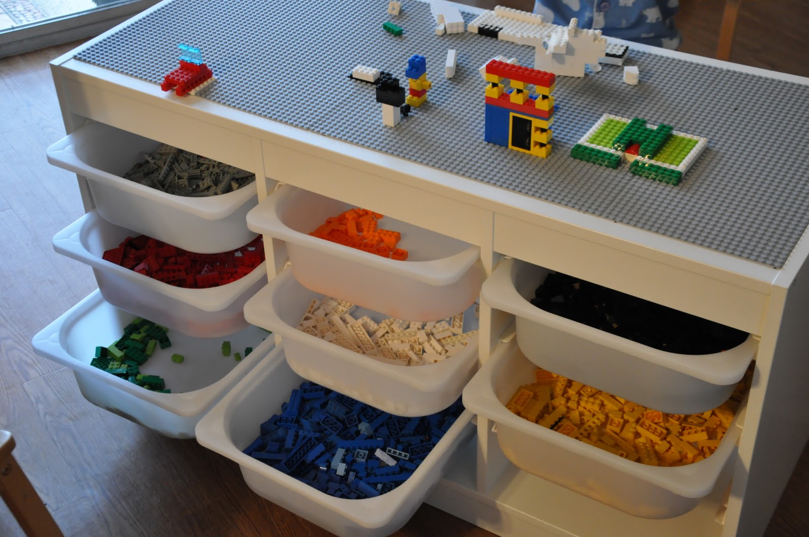 adv lego table