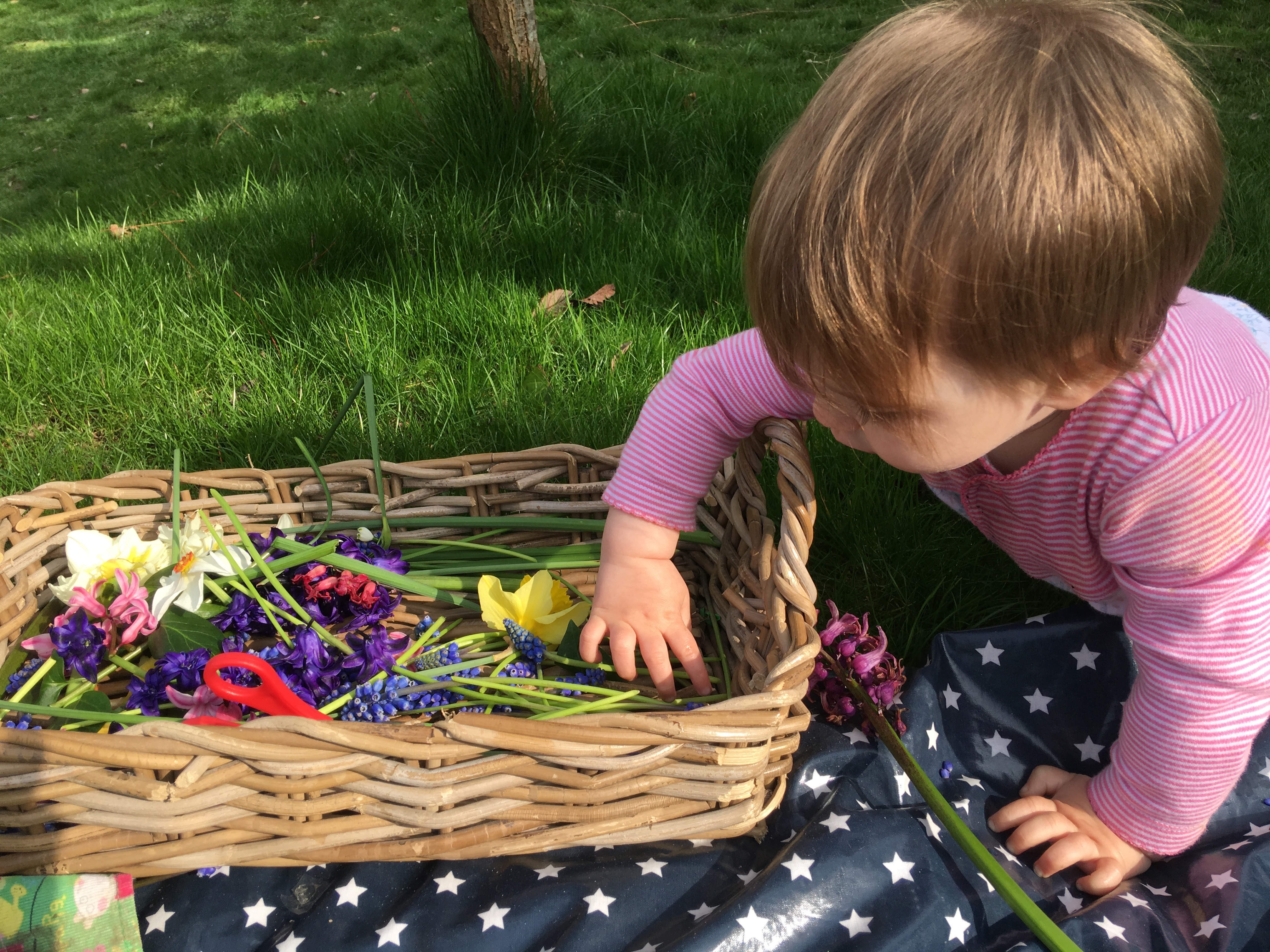 baby play flower tray