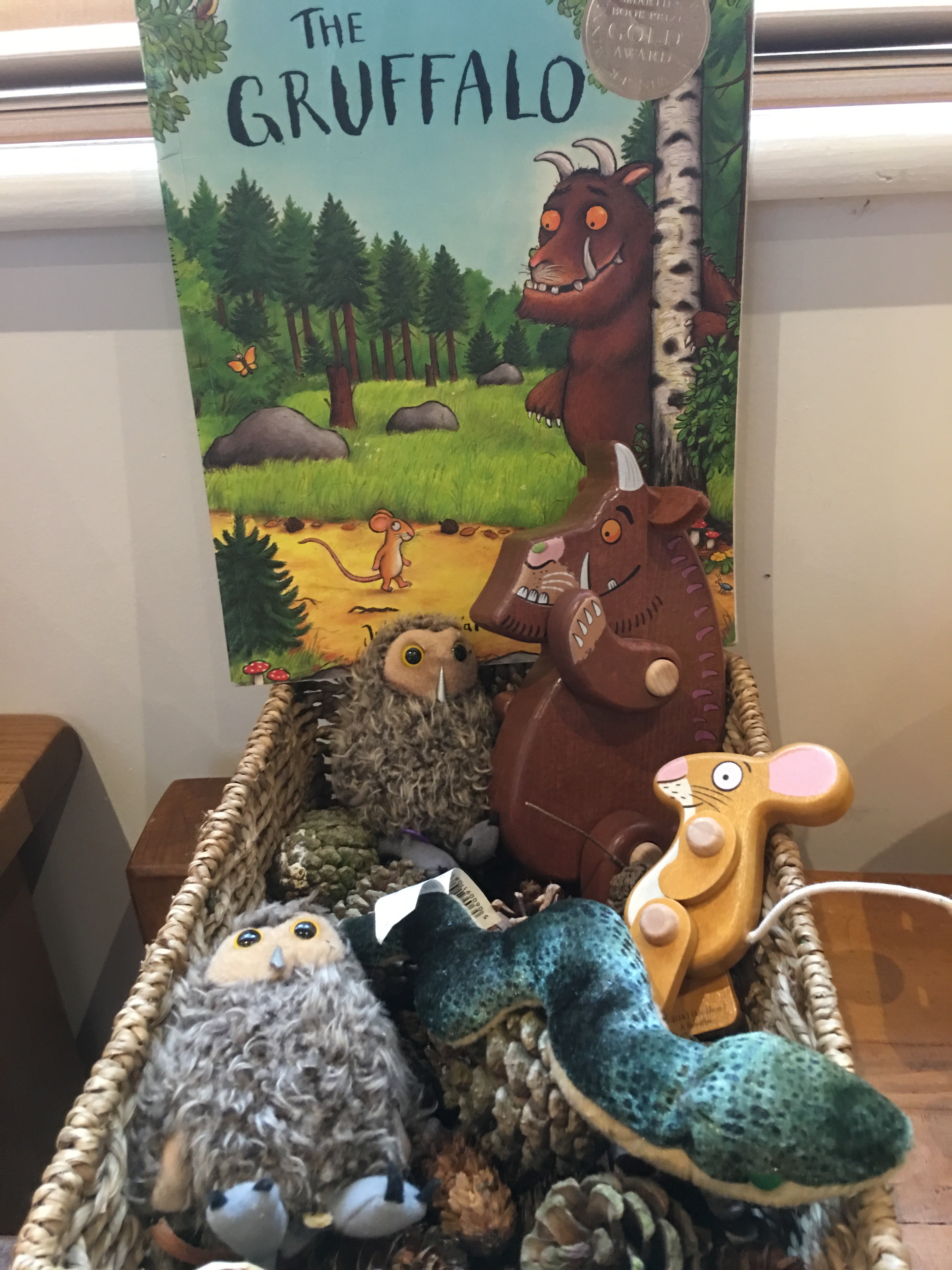 story basket gruffalo